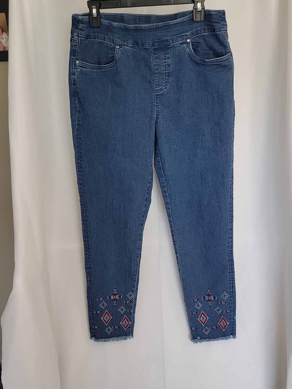 Embroidered Dark Blue Ankle Jeans